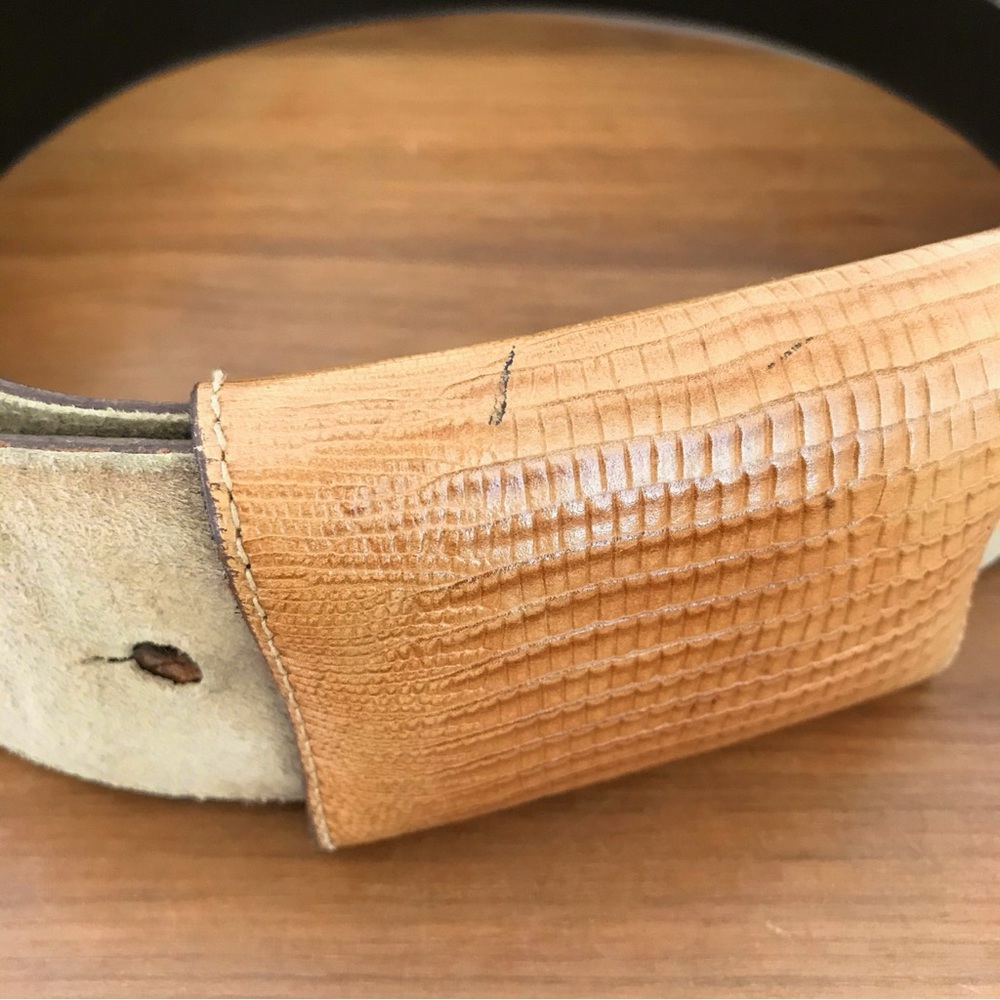 AnnTaylor Vintage Suede Belt-Beige 

Women’s size S